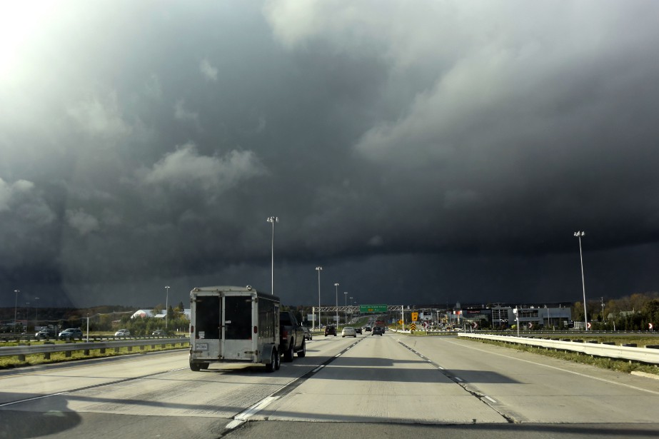 Veilles d'orages violents pour plusieurs régions du Québec | Vidéos